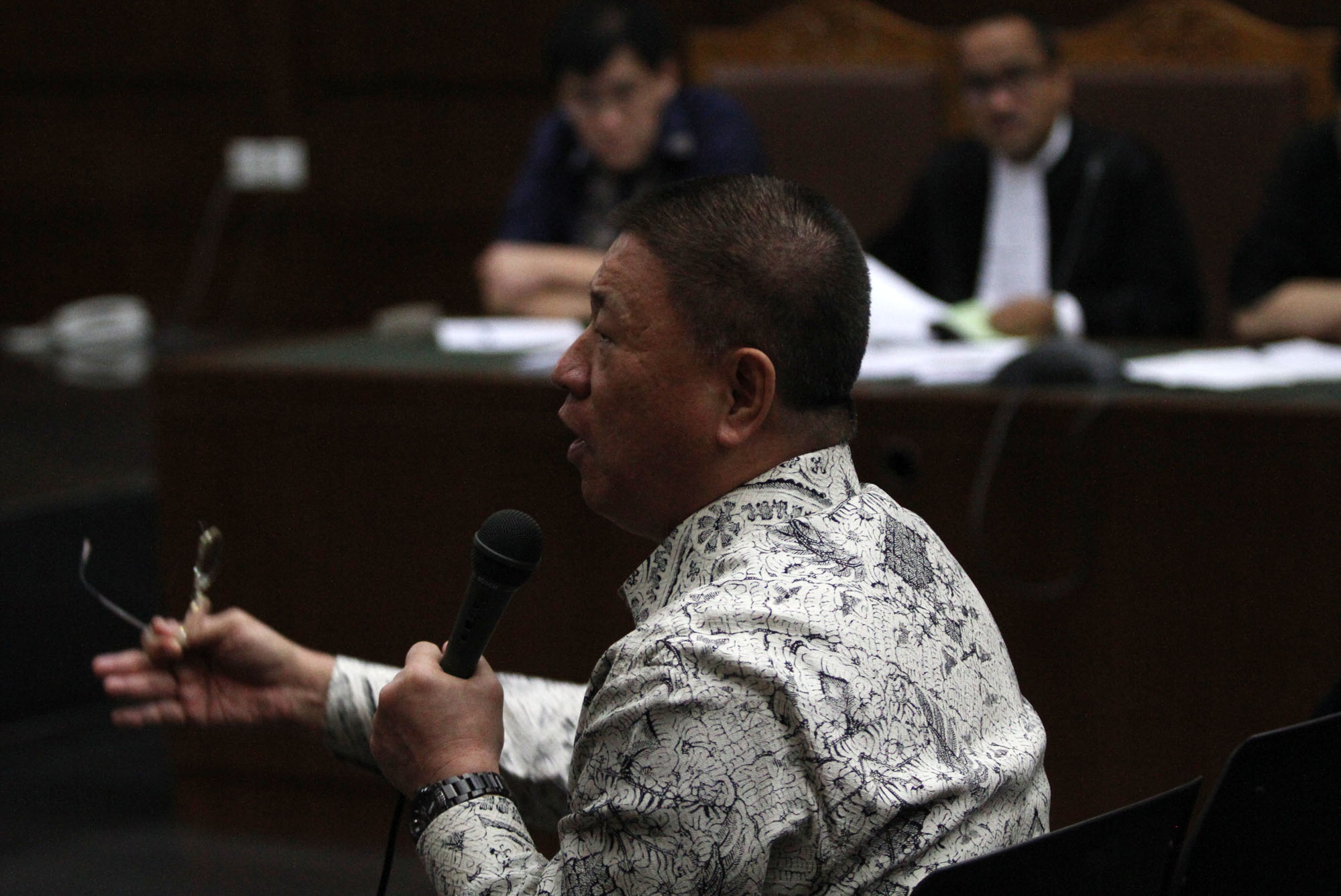 aguan-jadi-saksi-di-sidang-lanjutan-ariesman-widjaja_20160727_224848.jpg