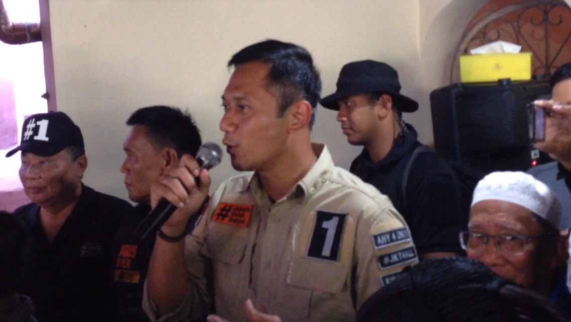 agus-yudhoyono-berdialog-dengan-warga_20170120_174546.jpg
