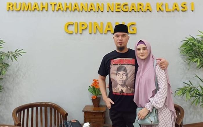 ahmad-dhani-dan-mulan-akhirnya-kembali-bersama.jpg