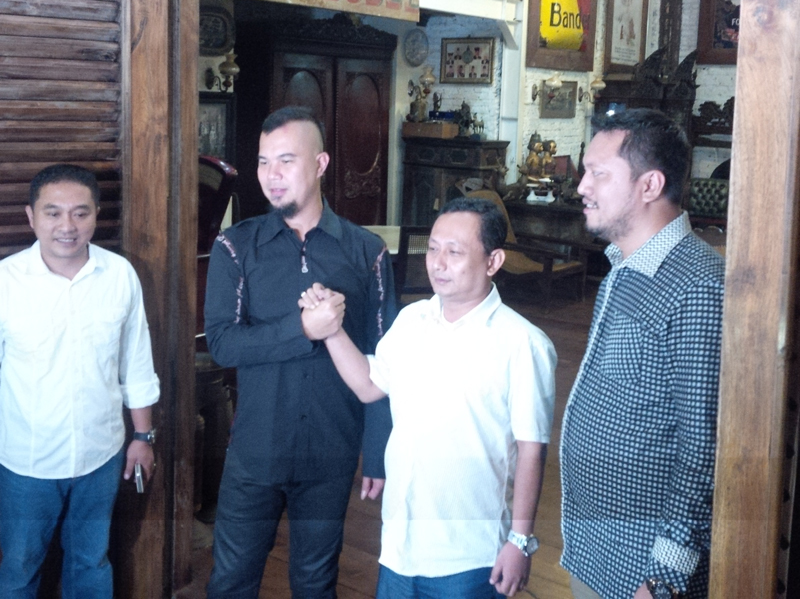 ahmad-dhani-dan-pkb_20160210_223941.jpg