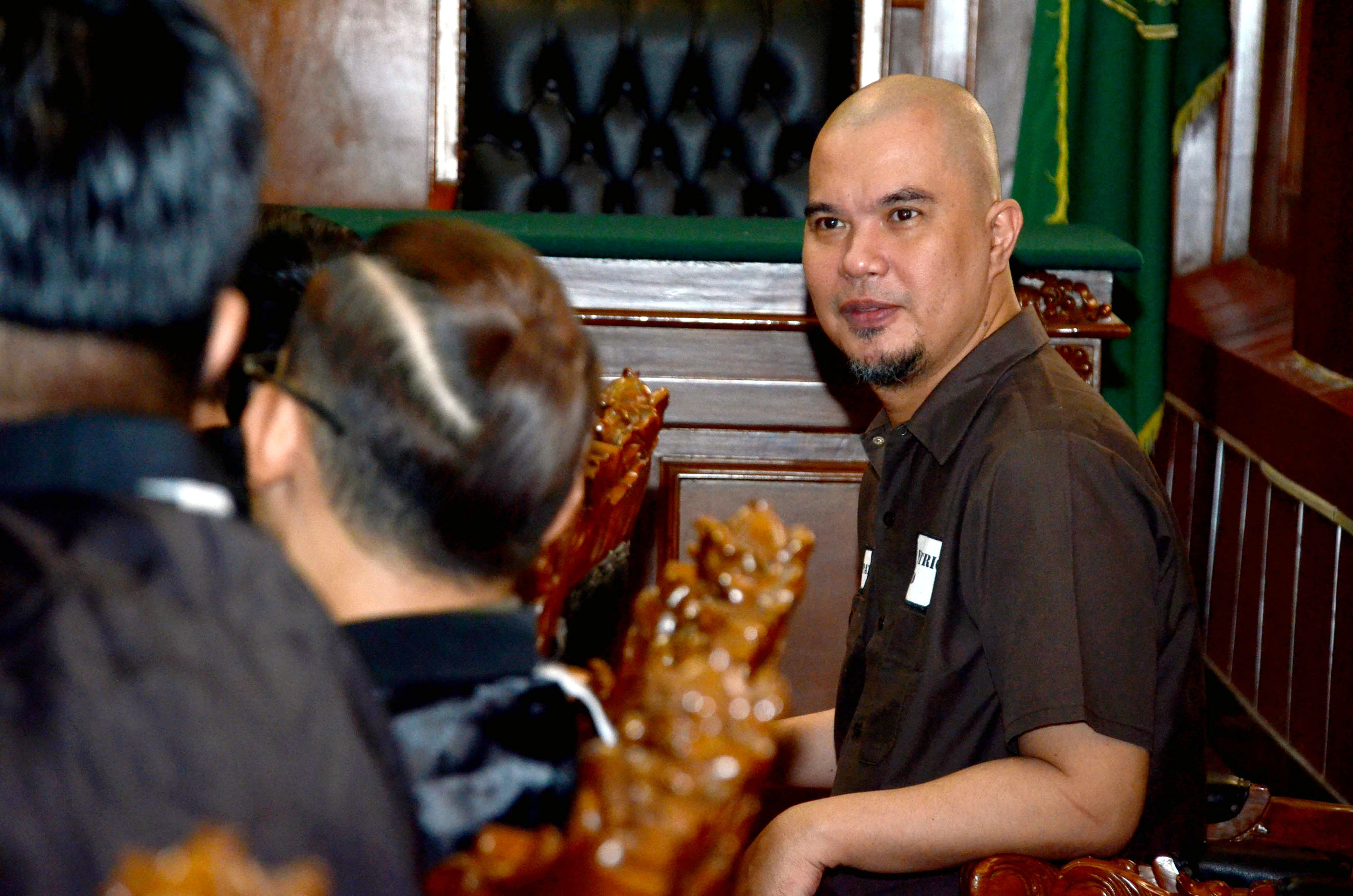 ahmad-dhani-divonis-1-tahun-penjara_20190612_082856.jpg