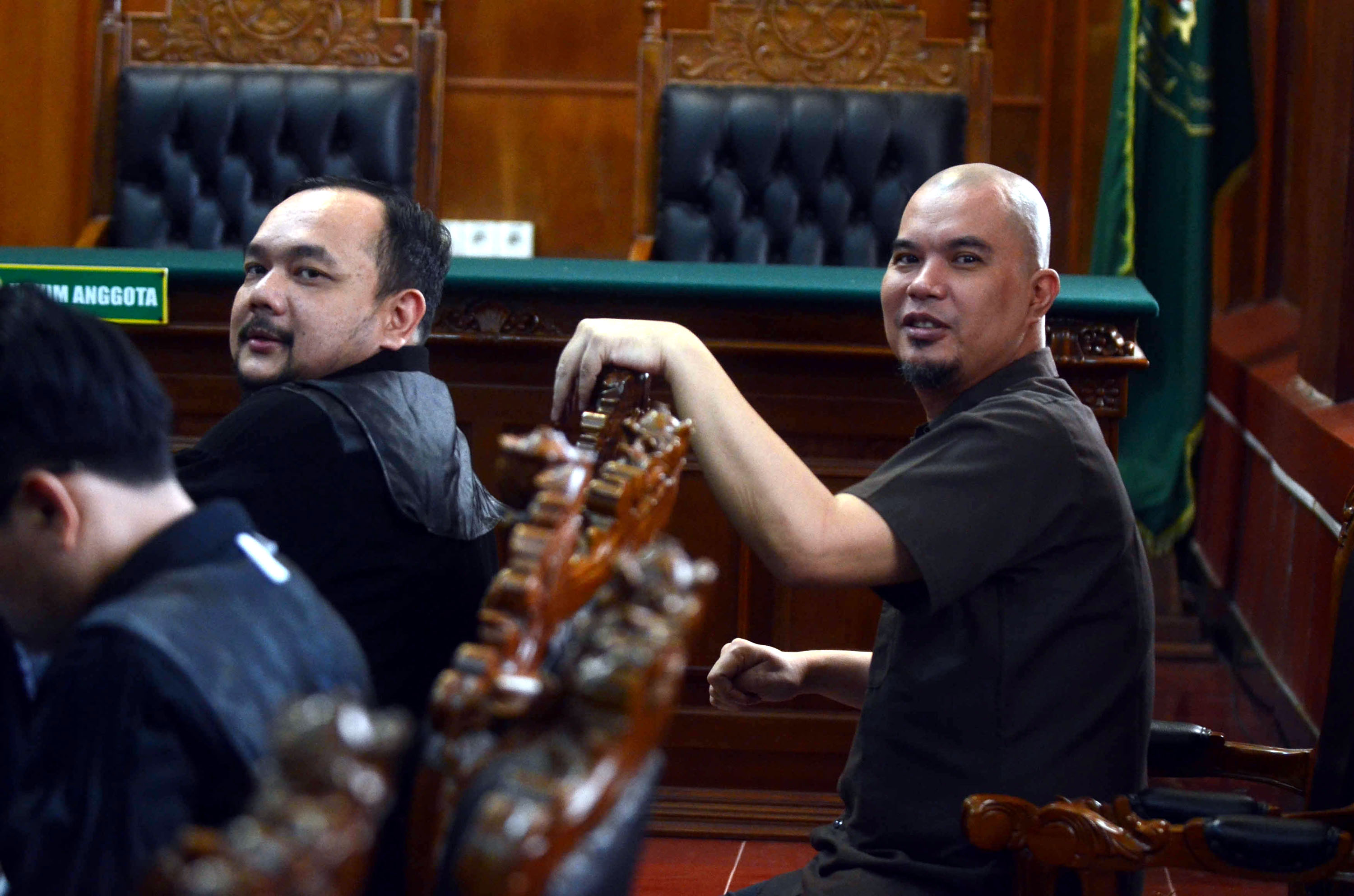 ahmad-dhani-divonis-1-tahun-penjara_20190612_083438.jpg
