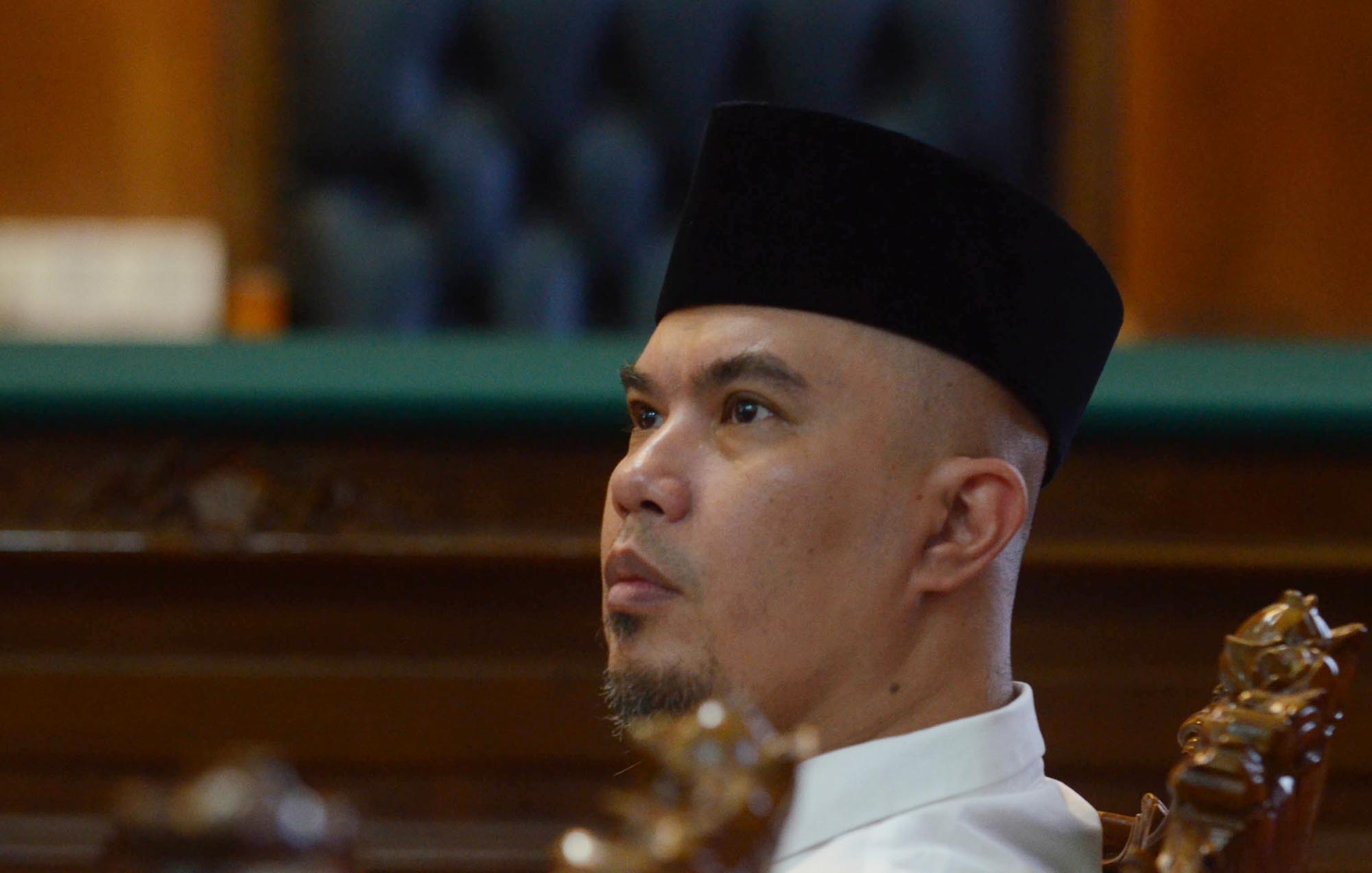 ahmad-dhani-jalani-persidangan-di-pn-surabaya_20190226_180032.jpg