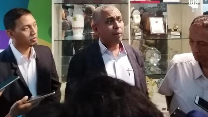 ahmad-riyad-tengah-dan-wakil-ketua-azwan-karim.jpg