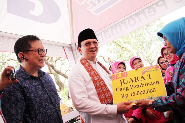 ahok-serahkantamanherbaljuara_20150605_234213.jpg
