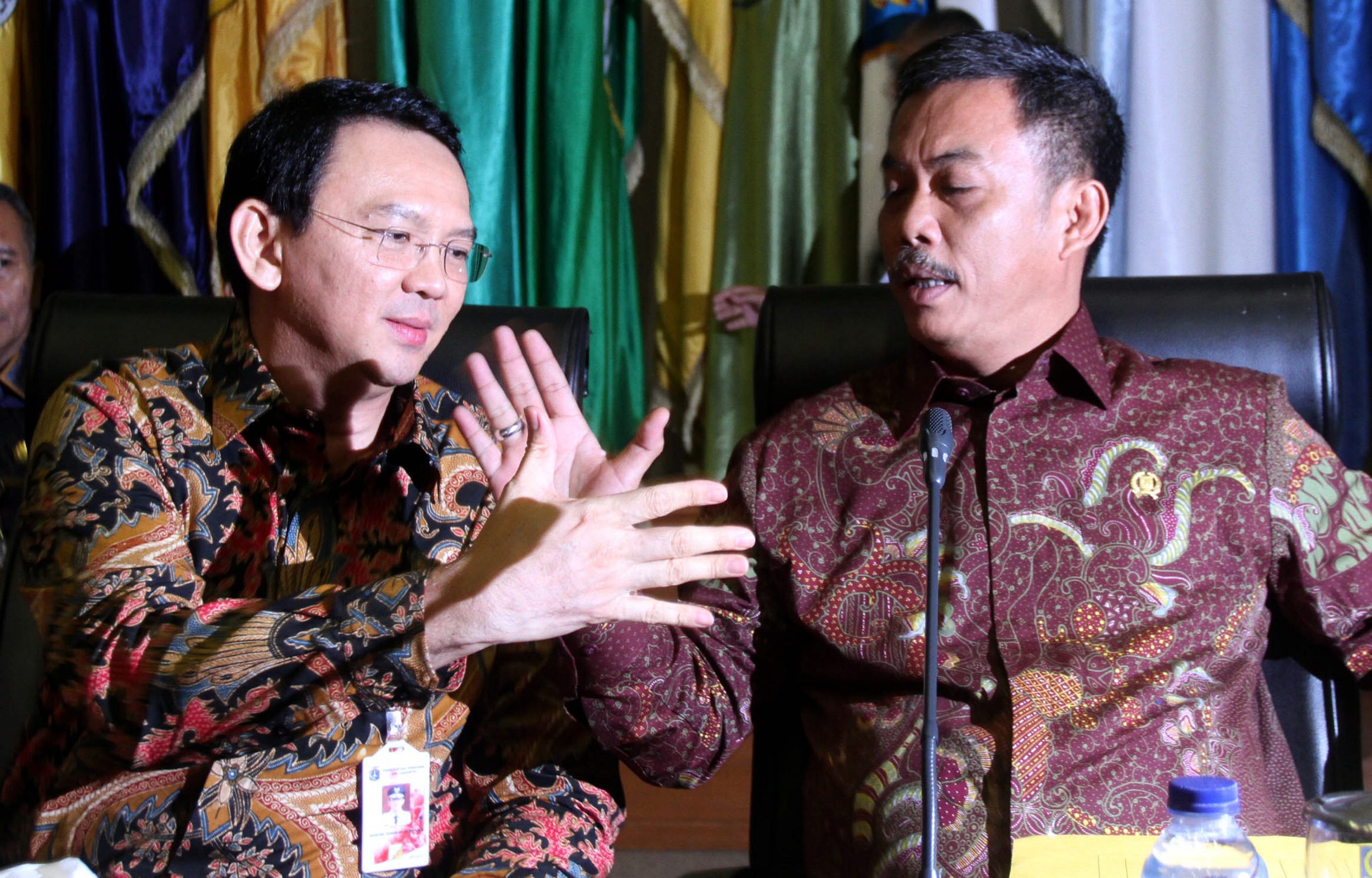 ahok-vs-dprd-jakarta-rapat-evaluasi-raperda-dki_20150306_093721.jpg