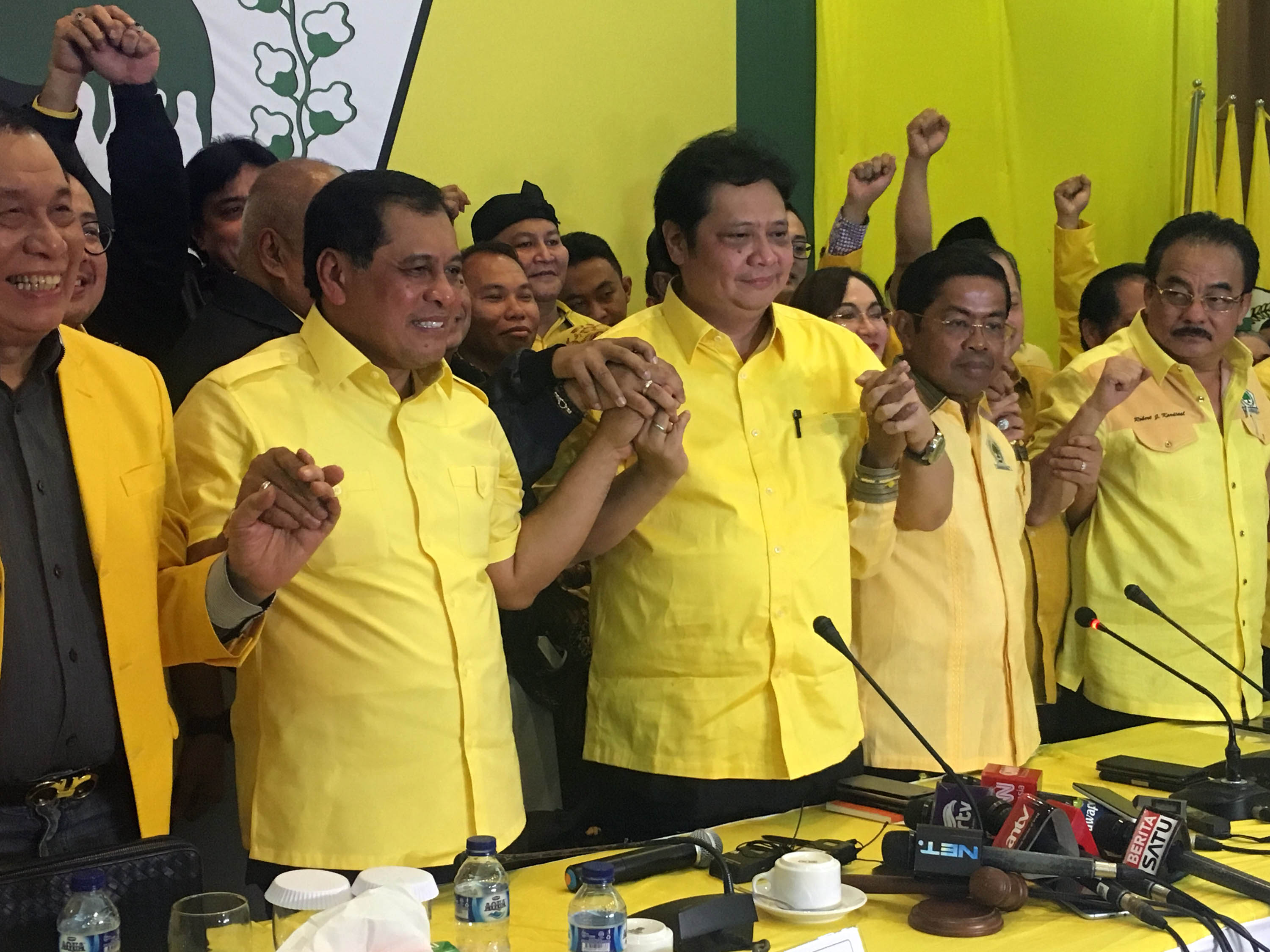 airlangga-hartarto-terpilih-menjadi-ketua-umum-partai-golkar_20171214_174759.jpg