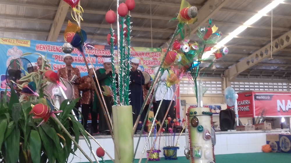 VIDEO Unik, Perayaan Maulid Telur Dihiasi Batu Akik