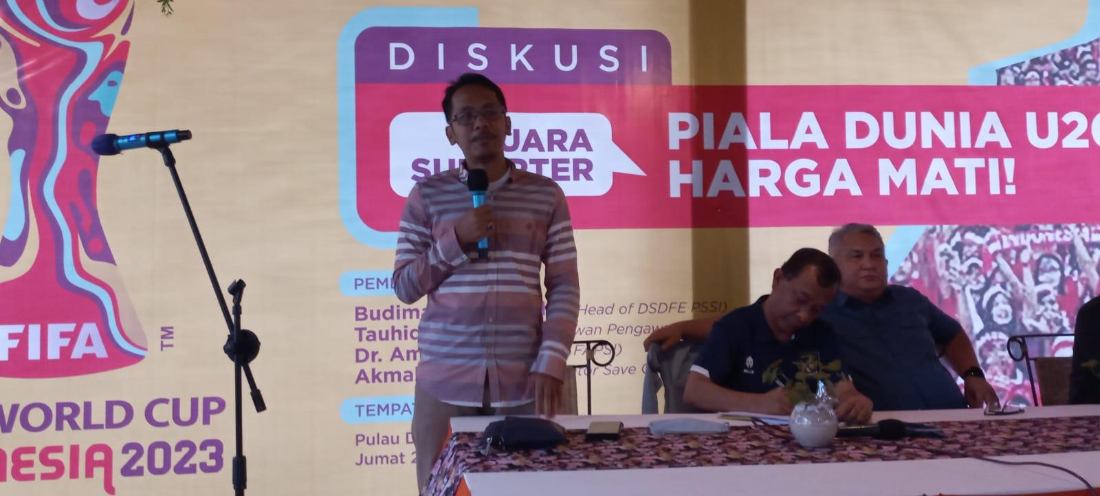 akmal-marhali-saat-menghadiri-kegiatan-diskusi-suara-suporter.jpg