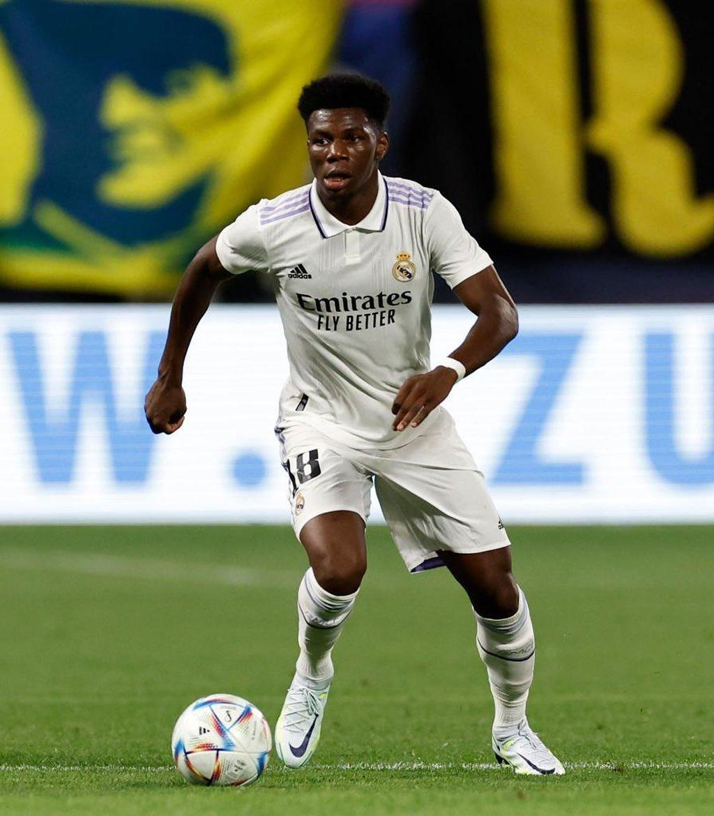 aksi-aurelien-tchouameni-bersama-klub-barunya-real-madrid.jpg