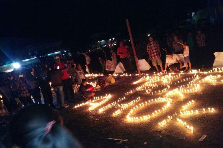 aksi-bakar-lilin-warga-ntt-untuk-ahok_20170510_224840.jpg