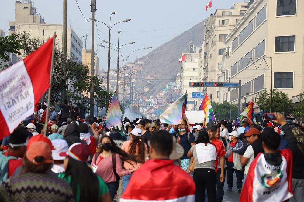 aksi-demo-di-lima-peru.jpg