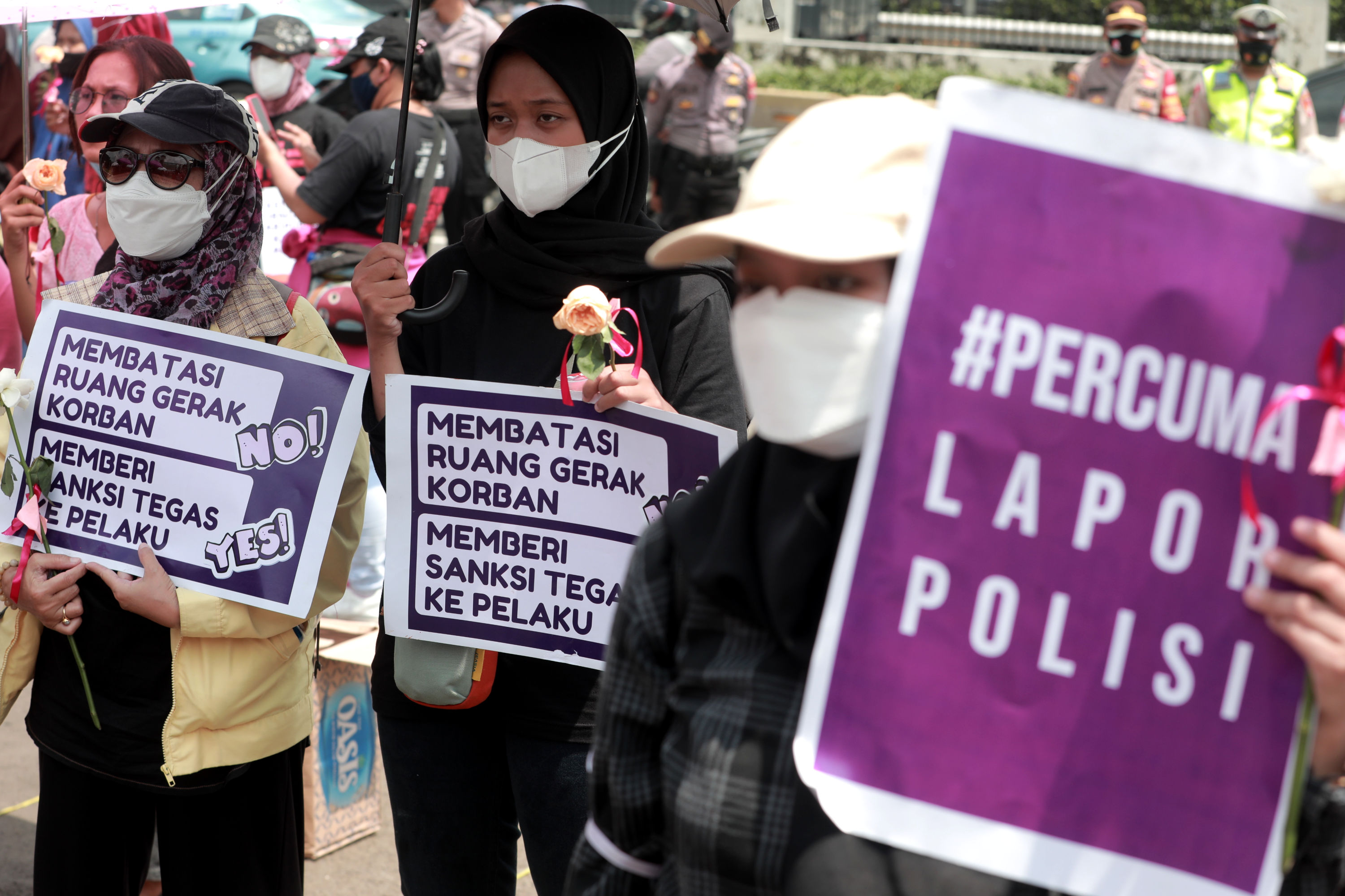 aksi-desak-sahkan-ruu-tindak-pidana-kekerasan-seksual_20211222_135920.jpg