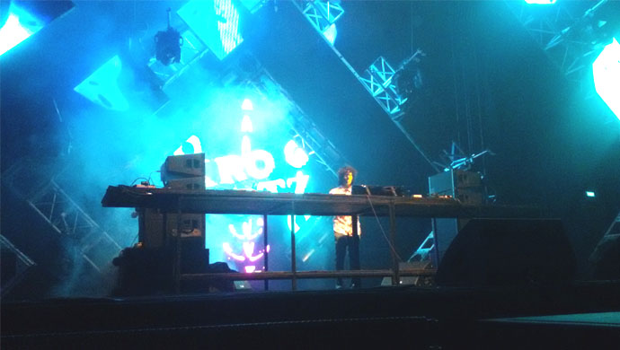 aksi-dj-kronutz-di-dwp-2015_20151211_223906.jpg