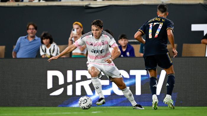 aksi-federico-chiesa-pada-pertandingan-pramusim-juventus-vs-real-madrid.jpg