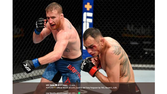 aksi-justin-gaethje-memukul-tony-ferguson.jpg