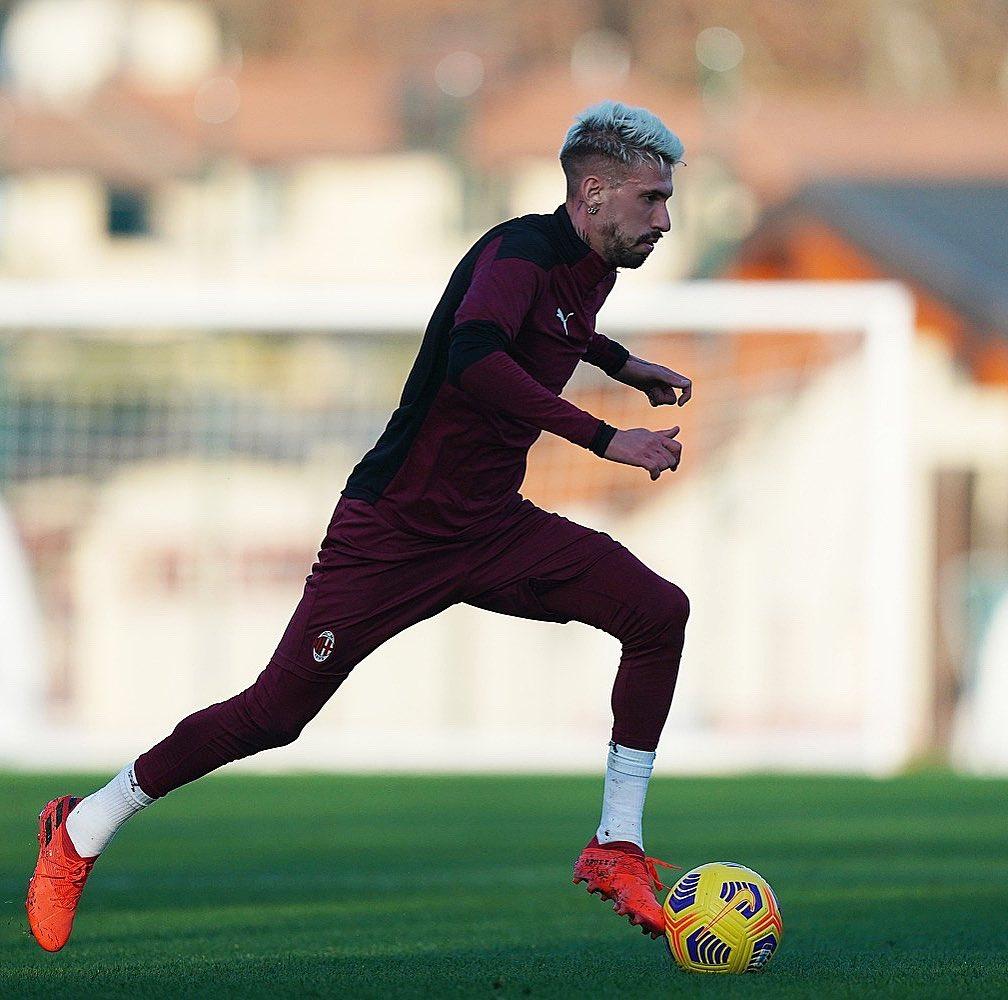 aksi-latihan-samu-castillejo-bersama-ac-milan.jpg