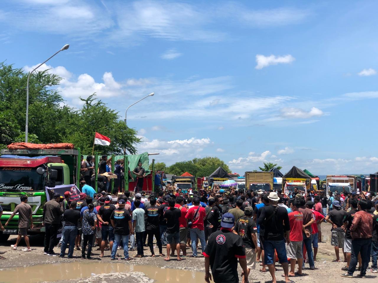 aksi-mogok-truk-dimensiol.jpg
