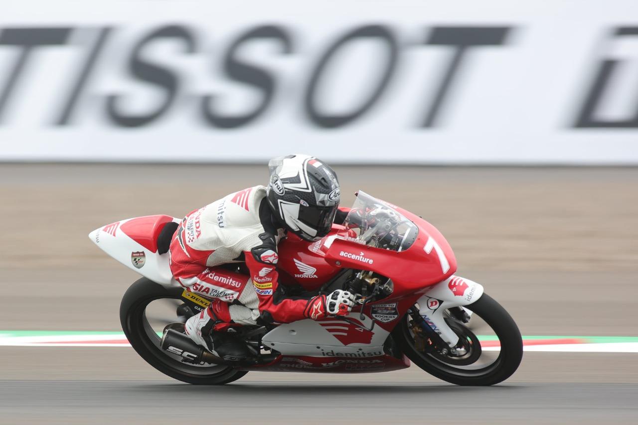 aksi-pebalap-binaan-pt-astra-honda-motor-ahm-veda-ega-pratama.jpg