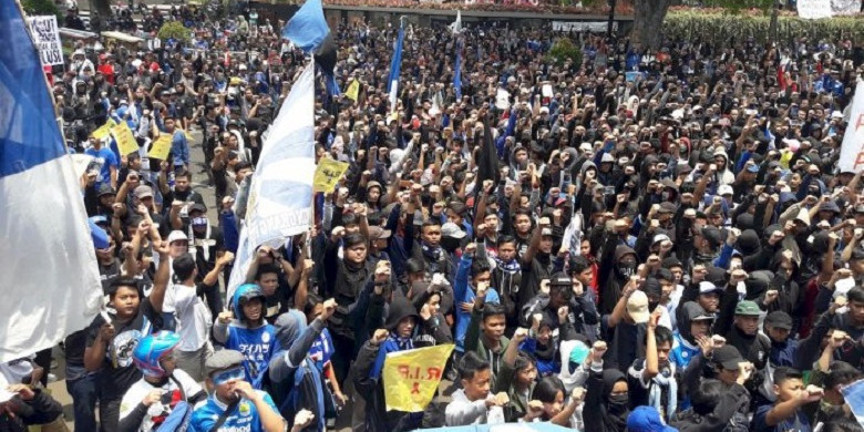 aksi-ribuan-bobotoh-persib-bandung_20181013_145958.jpg
