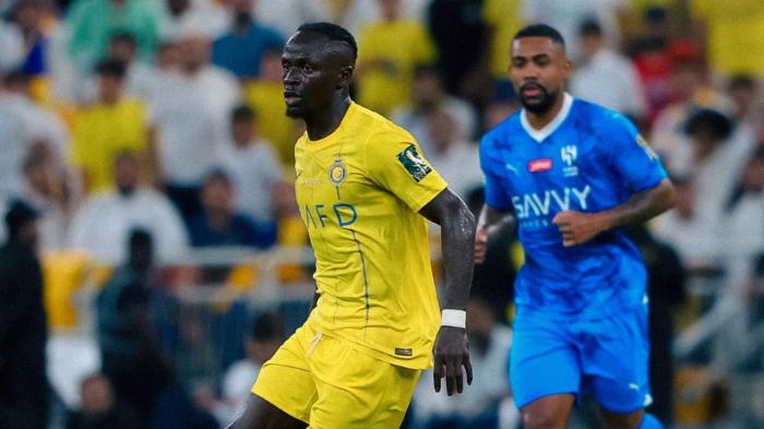 aksi-sadio-mane-al-nassr-saat-melawan-al-hilal-di-kings-cup-2024.jpg