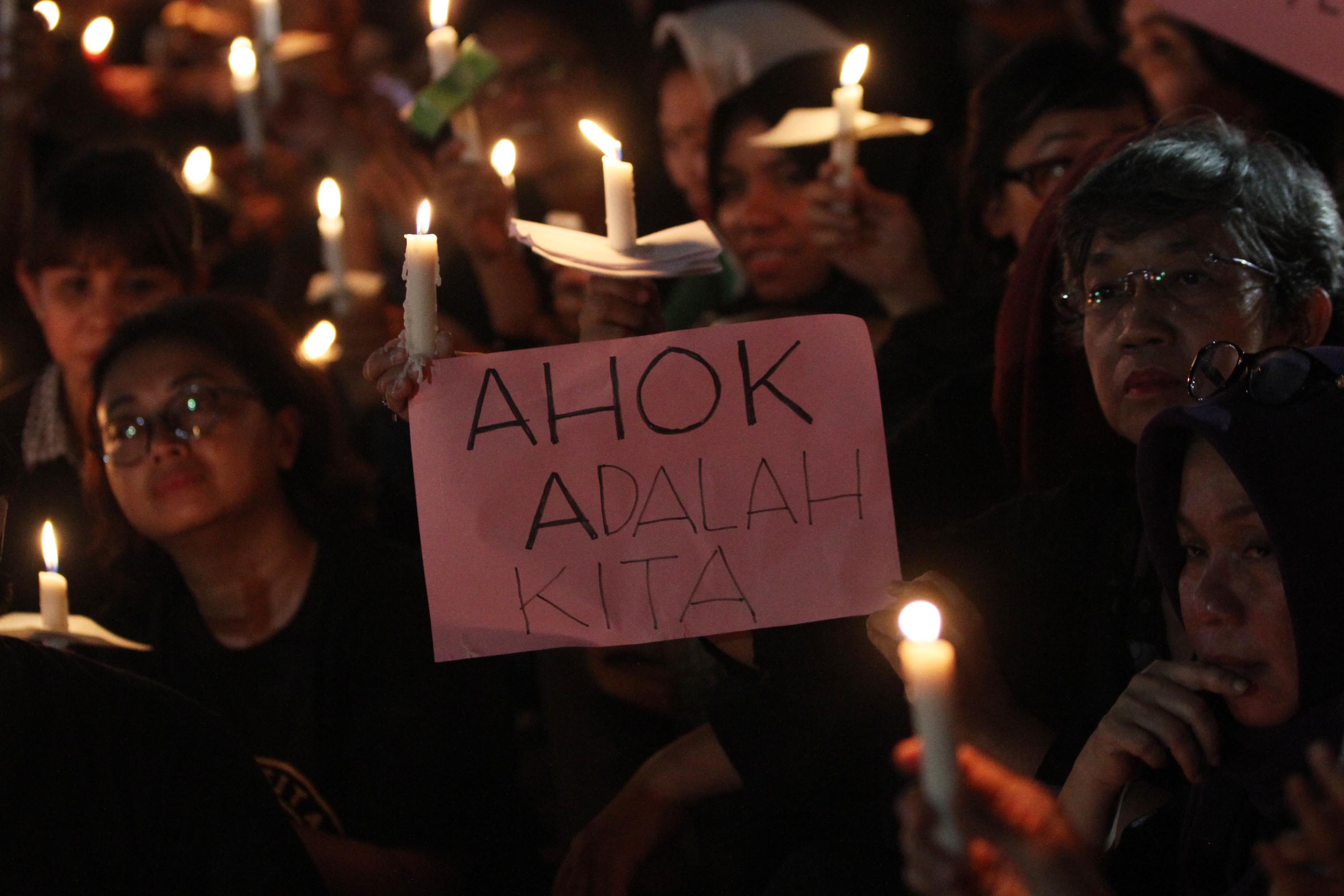 aksi-solidaritas-keadilan-untuk-ahok_20170510_211226.jpg