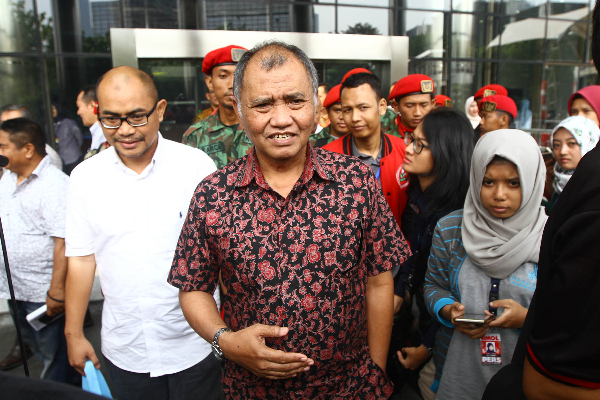 aksi-teatrikal-kartu-merah-untuk-aris-budiman_20170831_163000.jpg