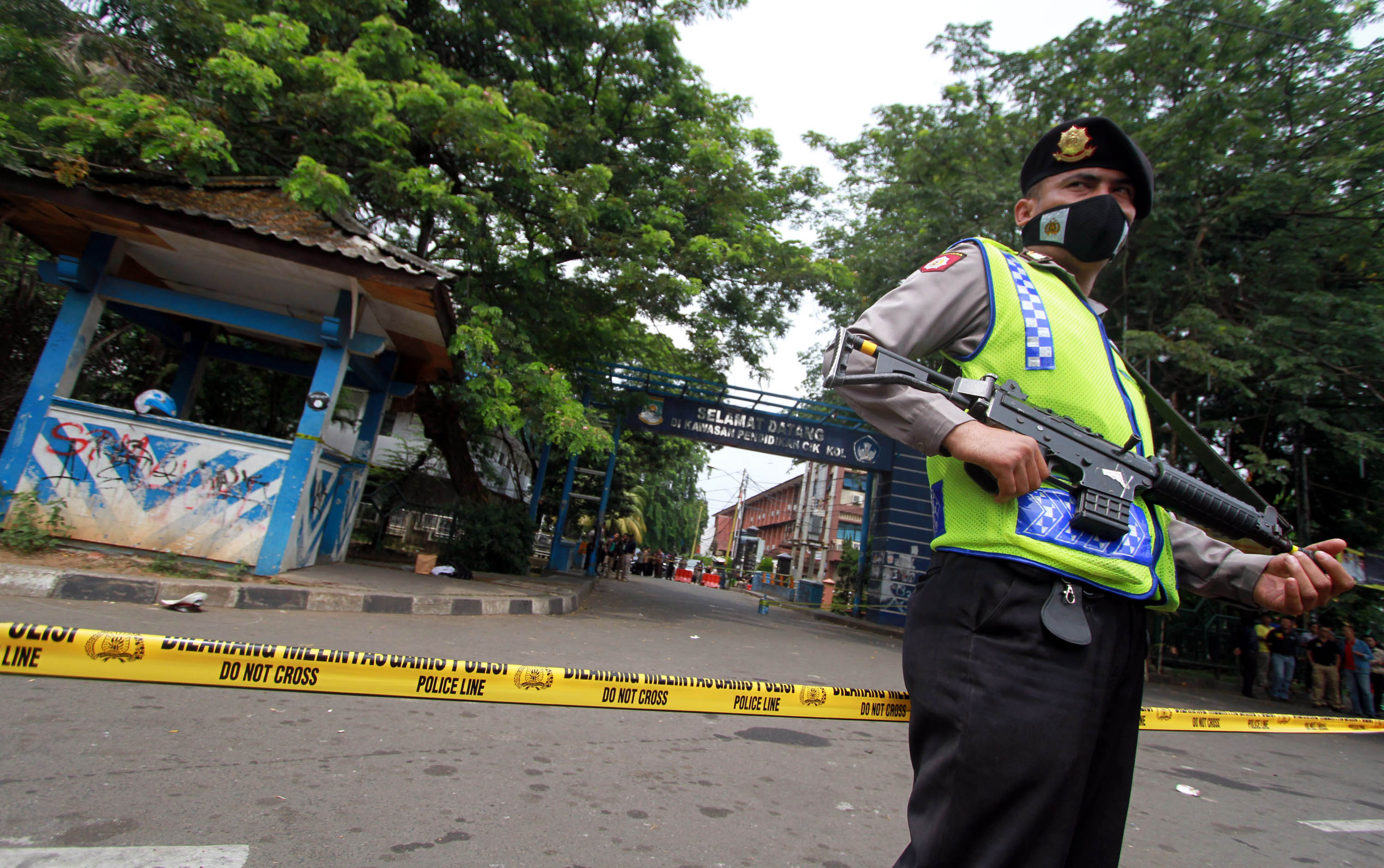 aksis-teror-serang-polisi-di-tangerang_20161020_195623.jpg