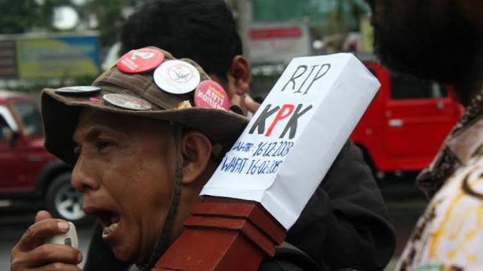 aktivis-antikorupsi-semarang_20150216_193245.jpg