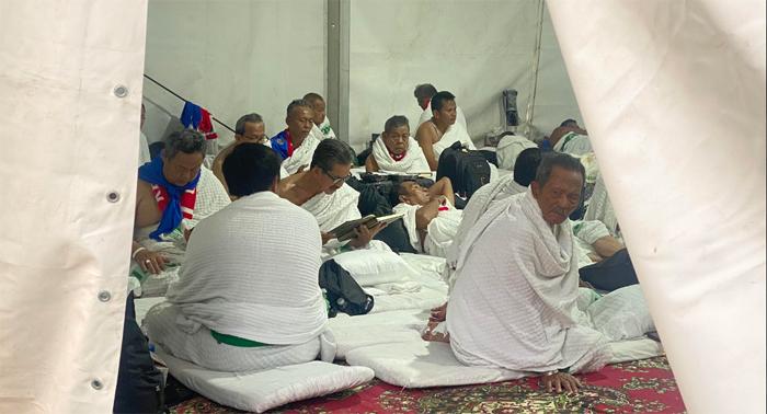 aktivitas-jemaah-haji-di-tenda-arafah_1.jpg