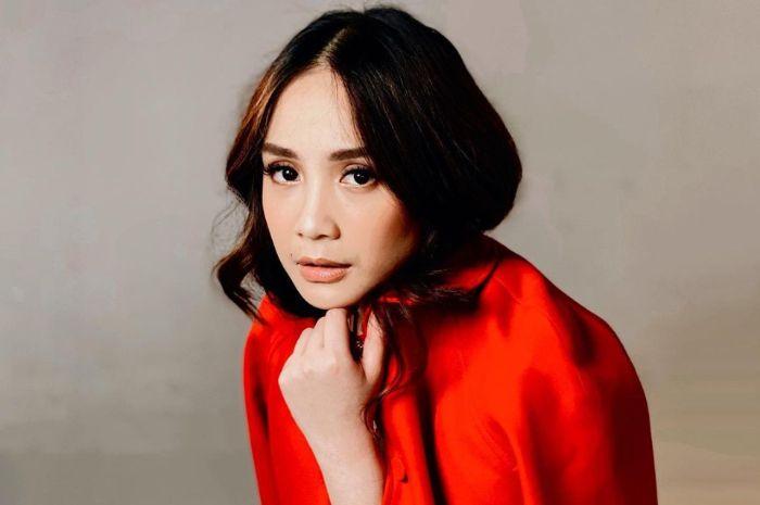 Pamer Test Pack Misterius, Nagita Slavina Dikabarkan Hamil, Postingan Merry Ini Mendadak Disorot!