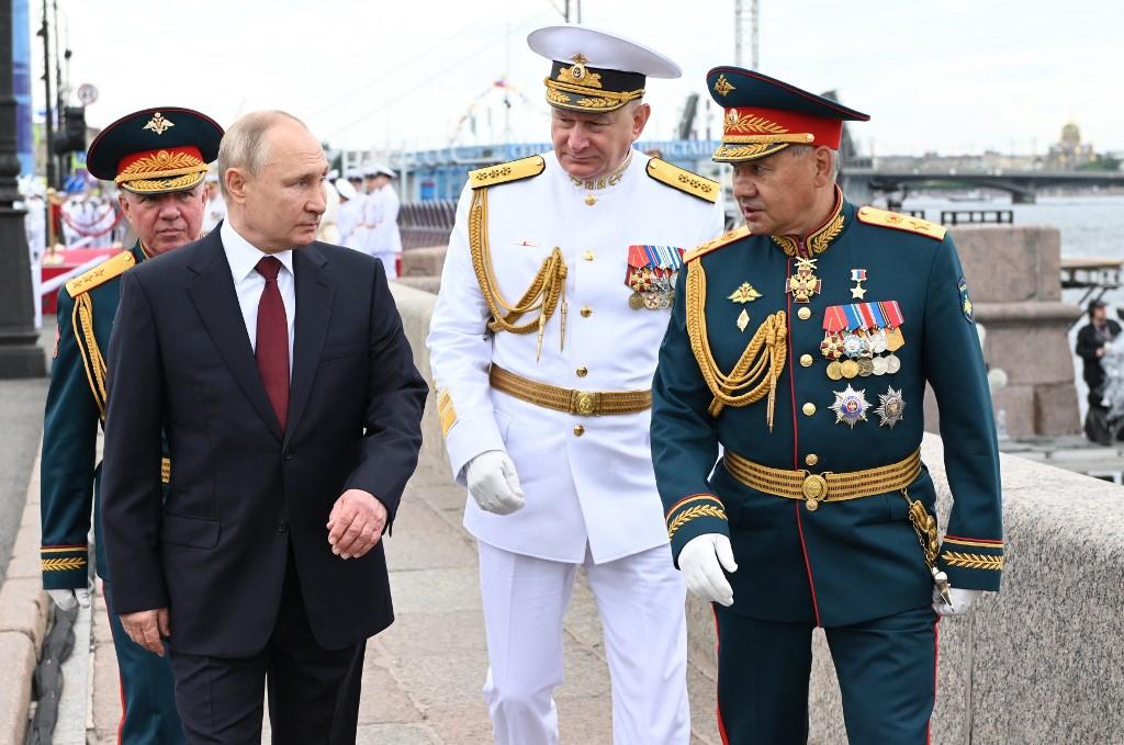 alexander-zhuravlev-kiri-nikolai-yevmenov.jpg