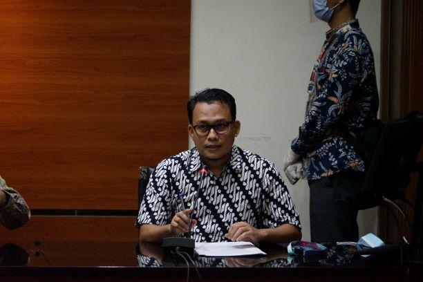 ali-fikri-di-ruang-konpers.jpg