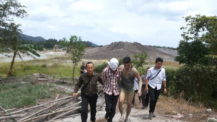 aliong-tersangka-pelaku-penculikan-sekaligus-pembunuhan-sadis-ibu-dan_20170103_144138.jpg