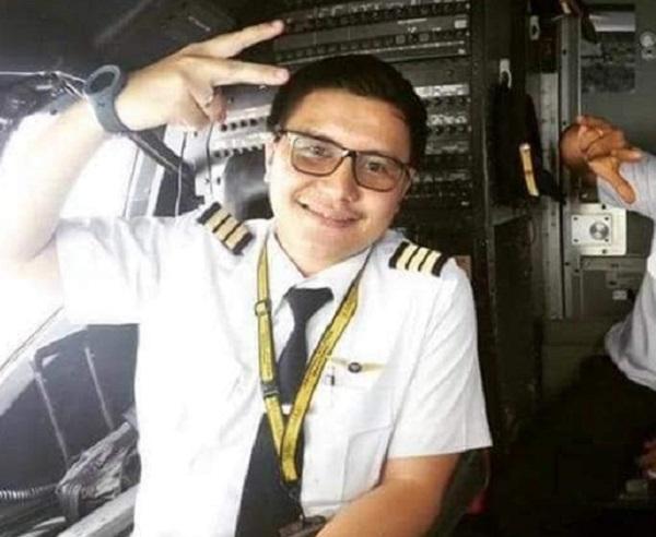almarhum-copilot-sriwijaya-air-sjy182-diego-mamahit.jpg