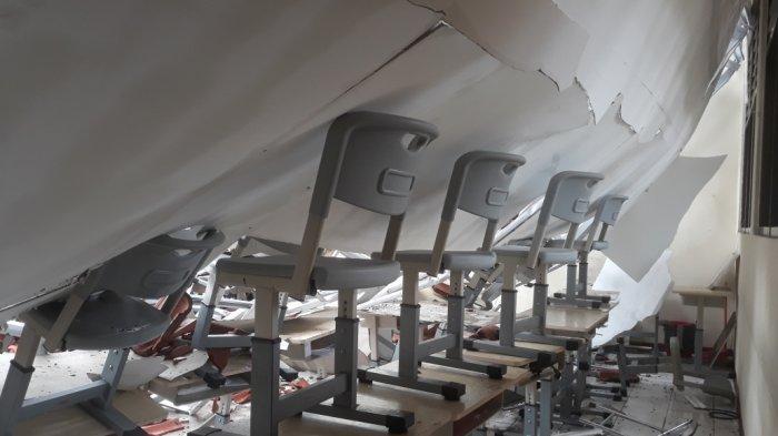 ambruk-kondisi-ruang-kelas-smkn-24-jakarta-yang-atapnya-ambruk-di-cipayung-jakarta-timur.jpg