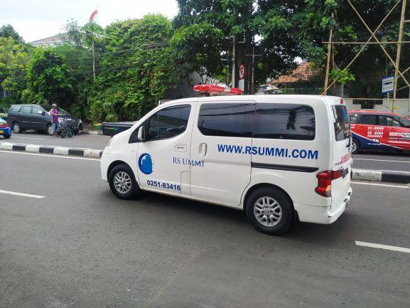 ambulans-rs-ummi-di-petamburan.jpg