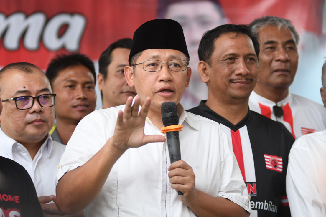anas-urbaningrum-bebas-pulang-kampung-sungkem-pada-ibundanya_20230412_140248.jpg