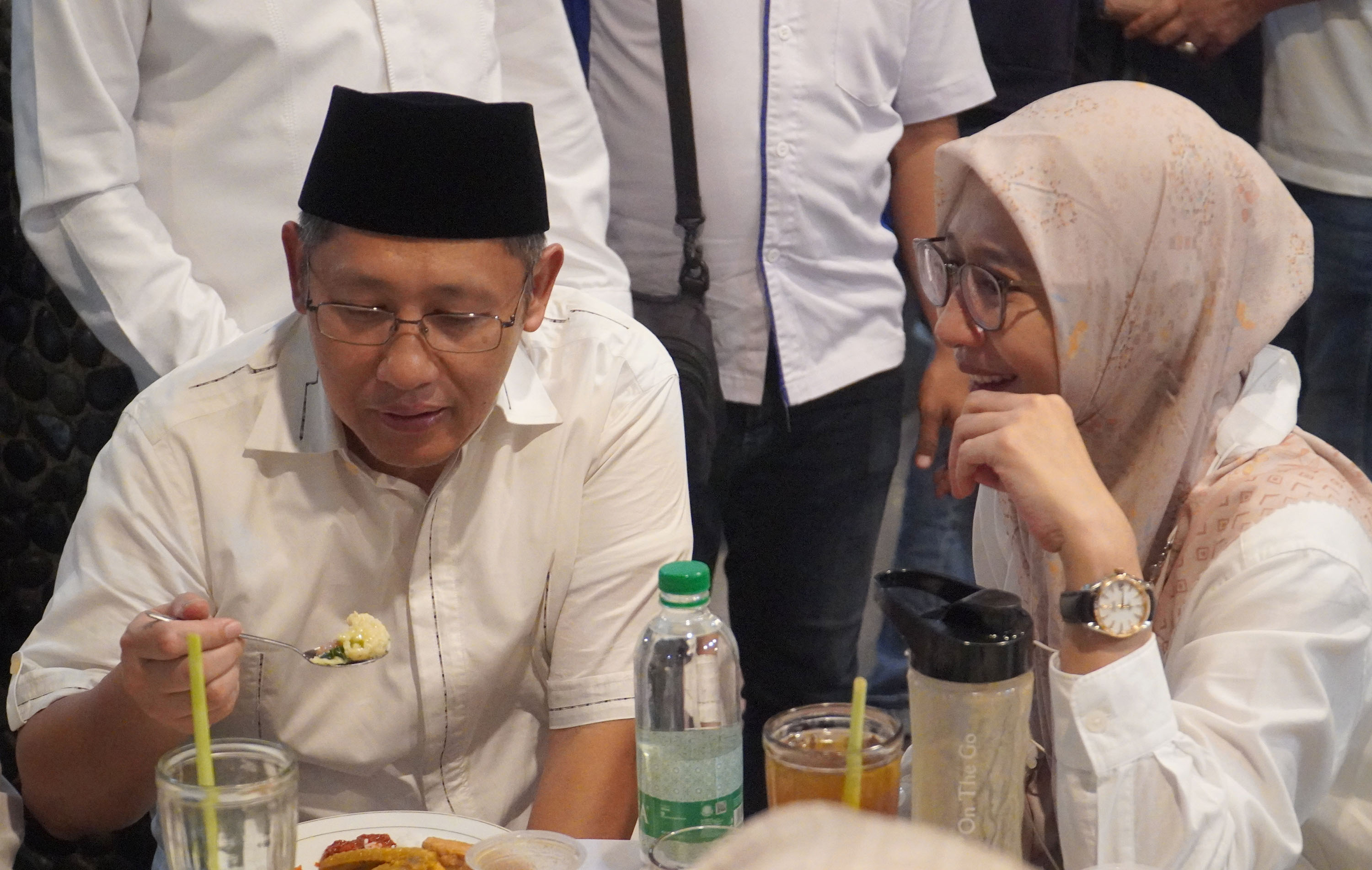 anas-urbaningrum-bersama-kerabat-usai-bebas_20230412_053028.jpg