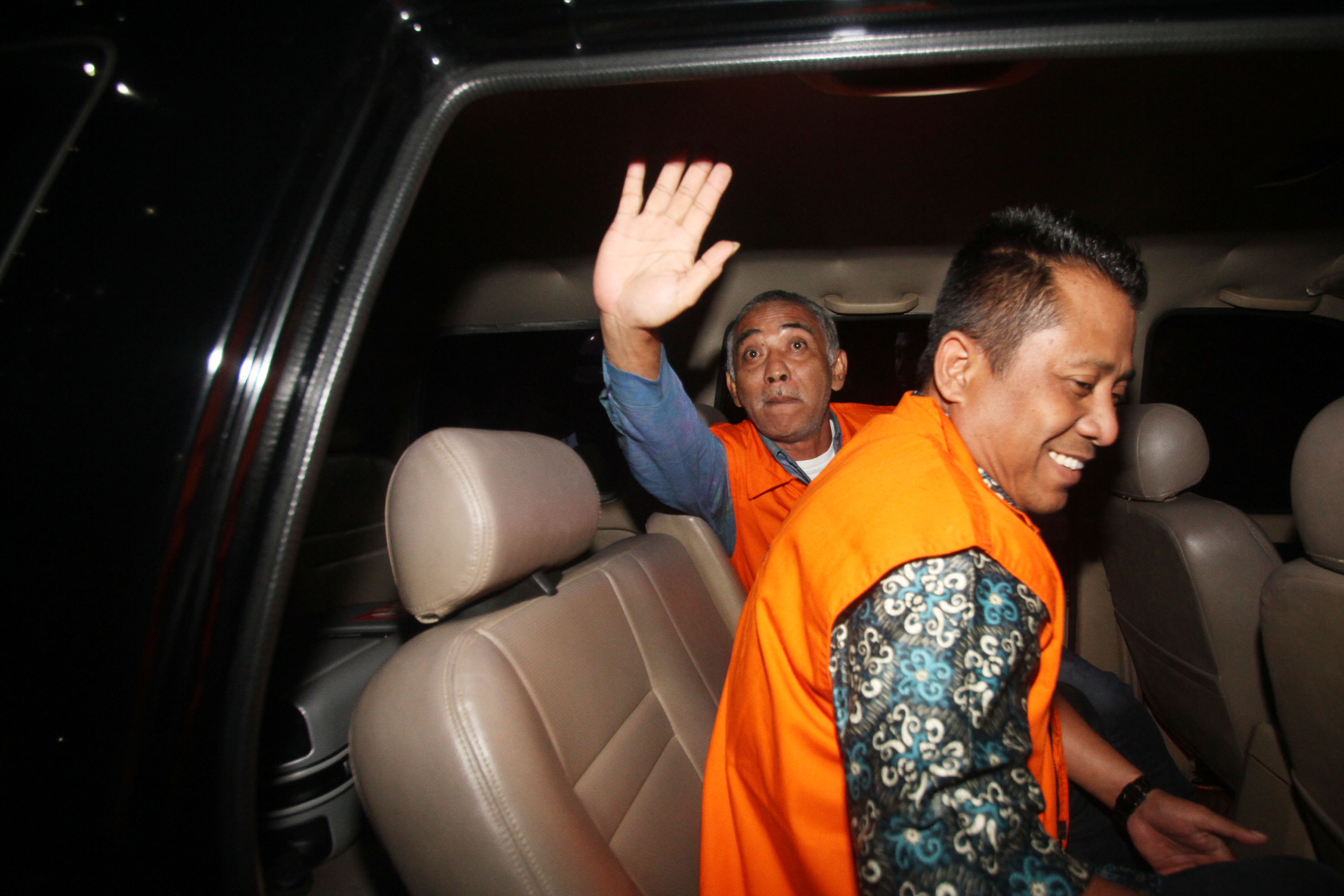 anggota-dprd-malang-ditahan-kpk_20180327_221331.jpg