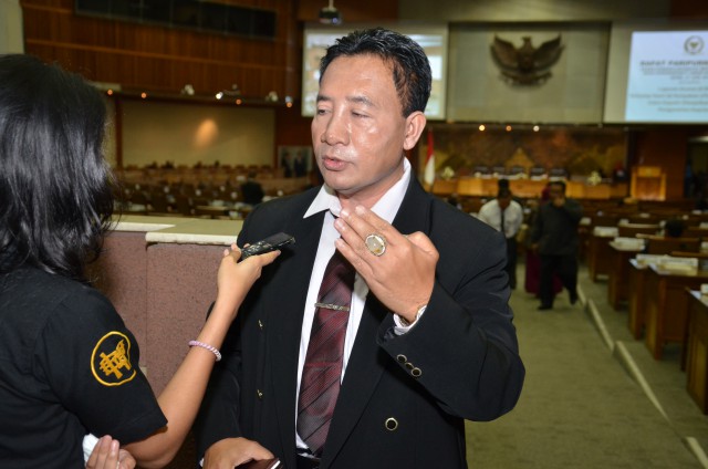 anggota-komisi-ix-dpr-imam-suroso_20160908_112042.jpg