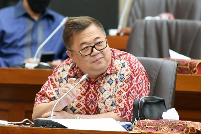 Sebut Daya Beli Rakyat Semakin Melemah, DPR Pertanyakan Janji Prabowo-Gibran di Sektor Ekonomi