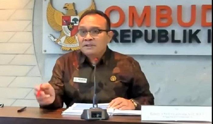 anggota-ombudsman-ri-robert-na-endi-jaweng-1234.jpg