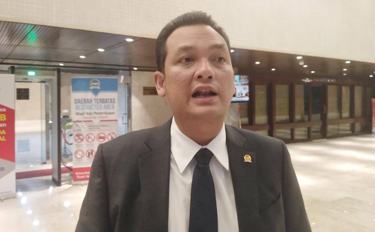 anggota-panja-dan-juga-wakil-ketua-komisi-vi-martin-manurung.jpg