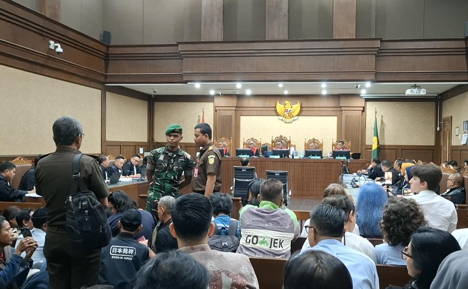 Kejagung Buka Suara Soal Anggota TNI Amankan Sidang Nadiem Makarim di Pengadilan Tipikor