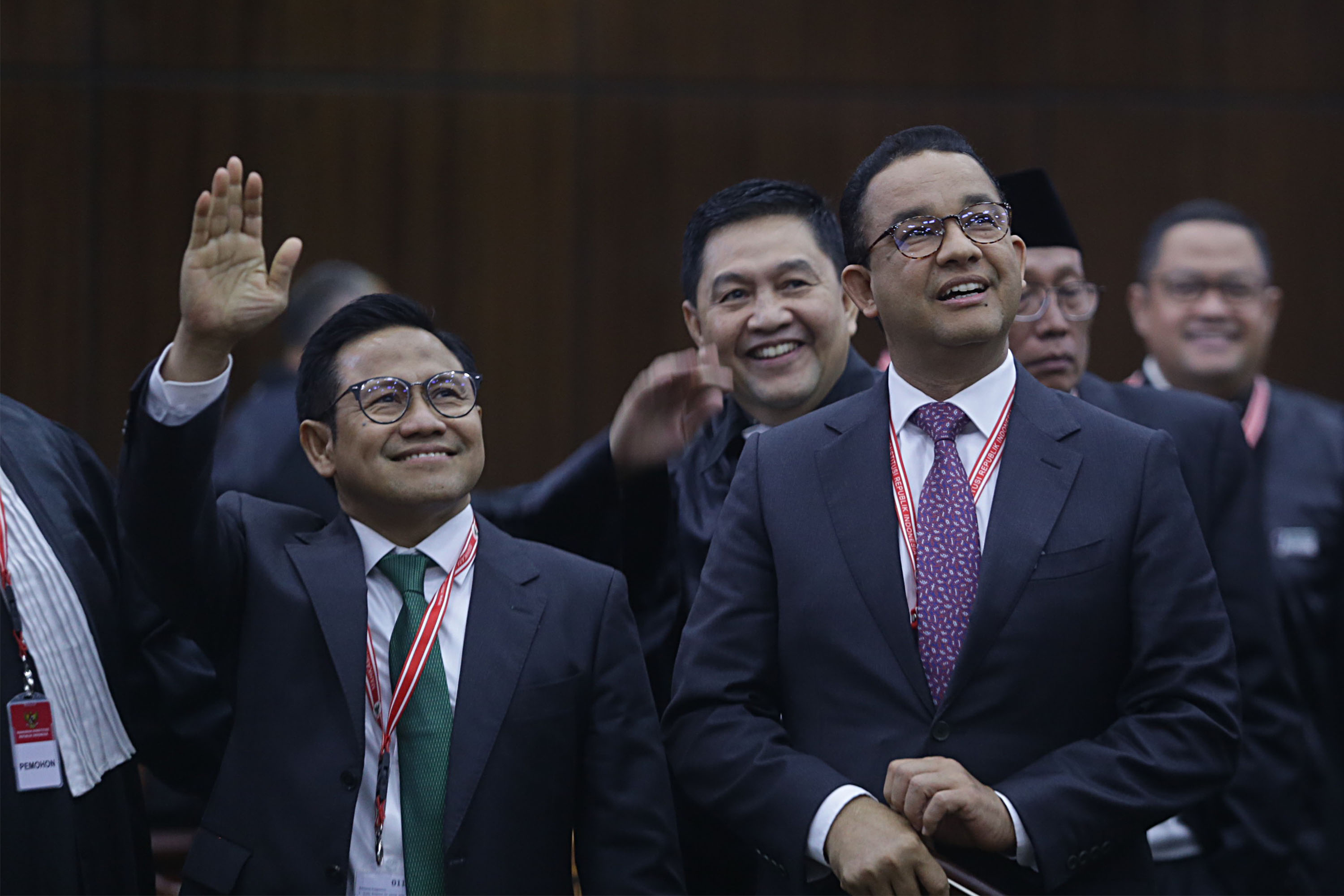 anies-dan-cak-imin-hadiri-sidang-perkara-phpu-2024_20240422_195624.jpg