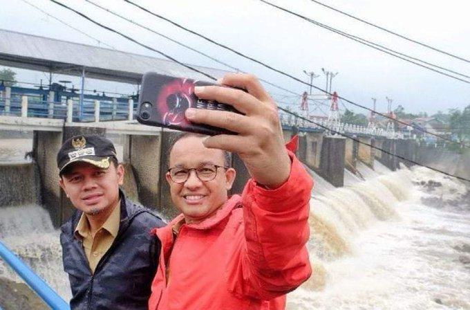 anies-selfie-sama-bima-di-katulampa.jpg