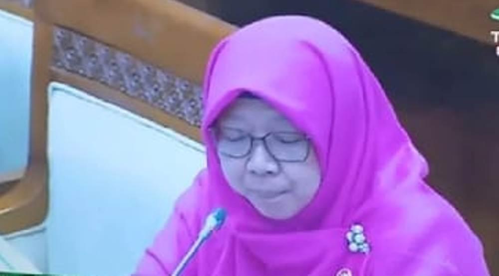 anis-byarwati-f-pks.jpg