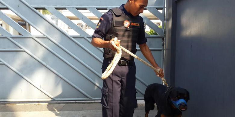 anjing-di-wihara-nih2_20150602_113436.jpg