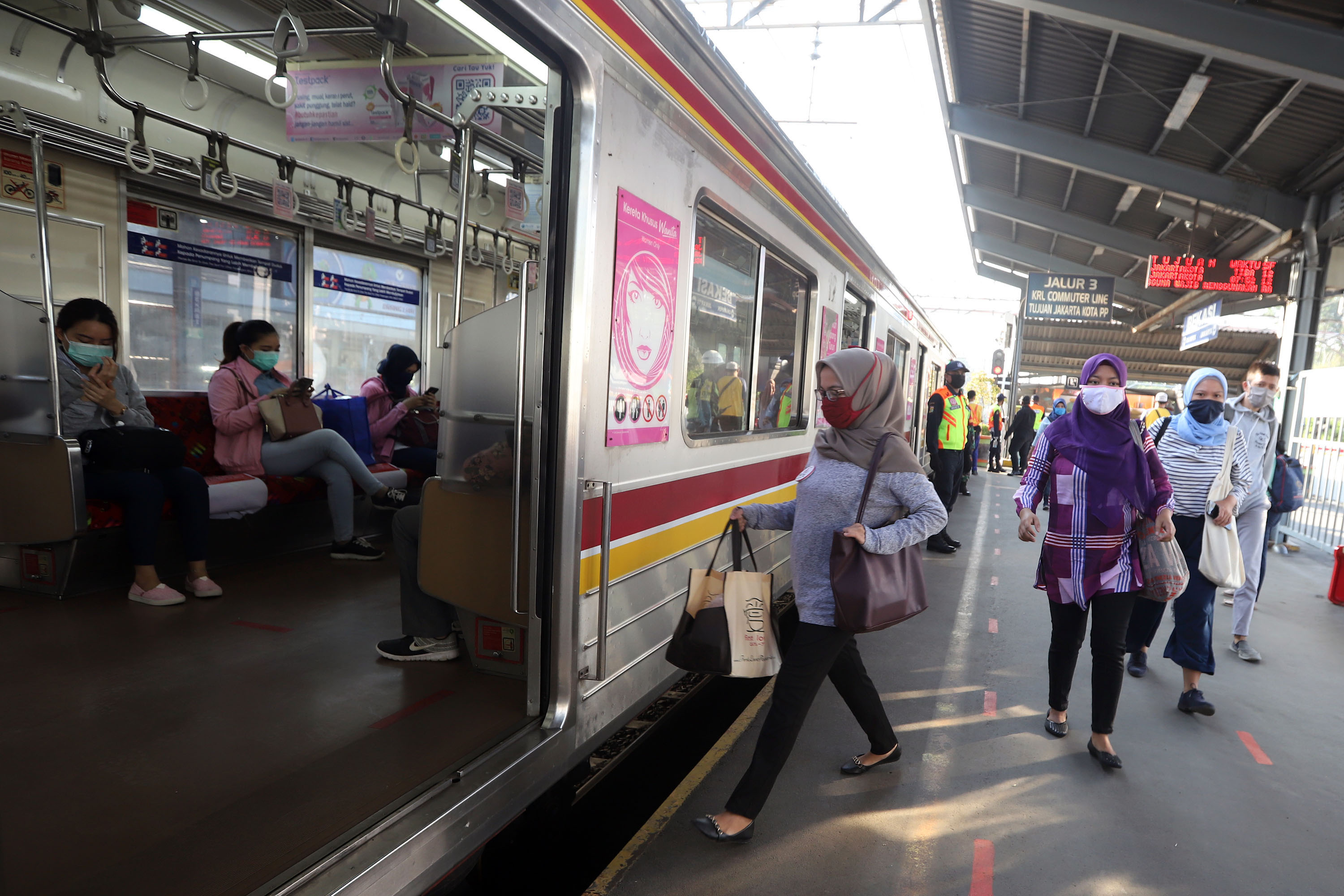 Stasiun KRL Jabodetabek Padat Penumpang saat Idul Fitri, Ini Penjelasan KCI